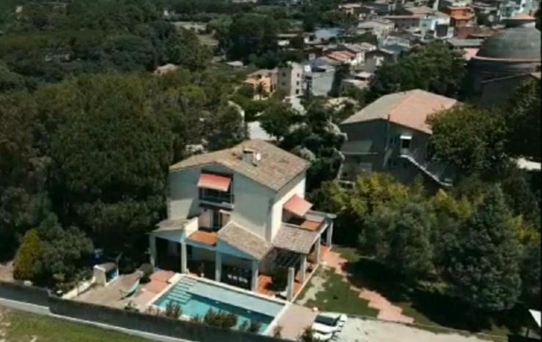 Les Canyes Cottage, Private Villa Resort Piera Exterior photo