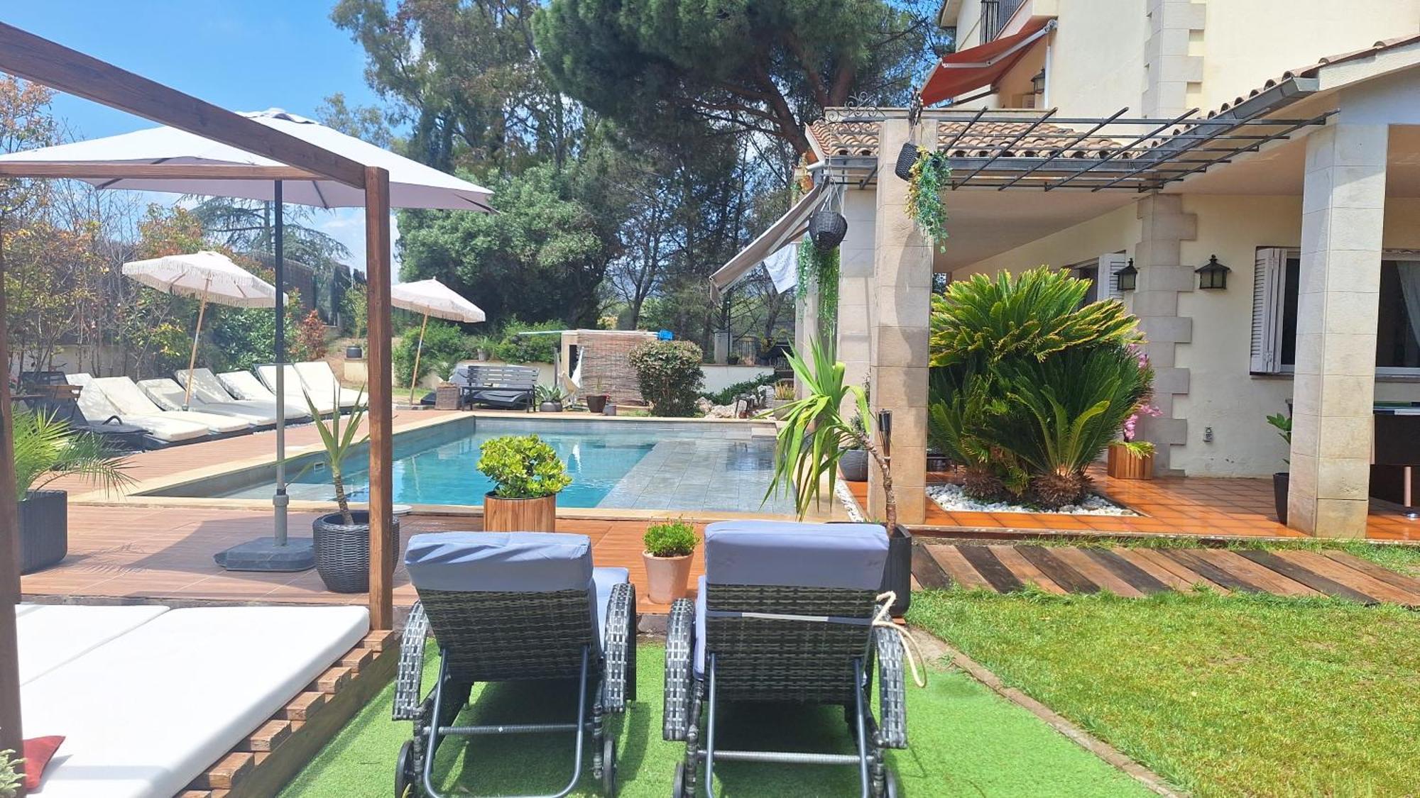 Les Canyes Cottage, Private Villa Resort Piera Exterior photo