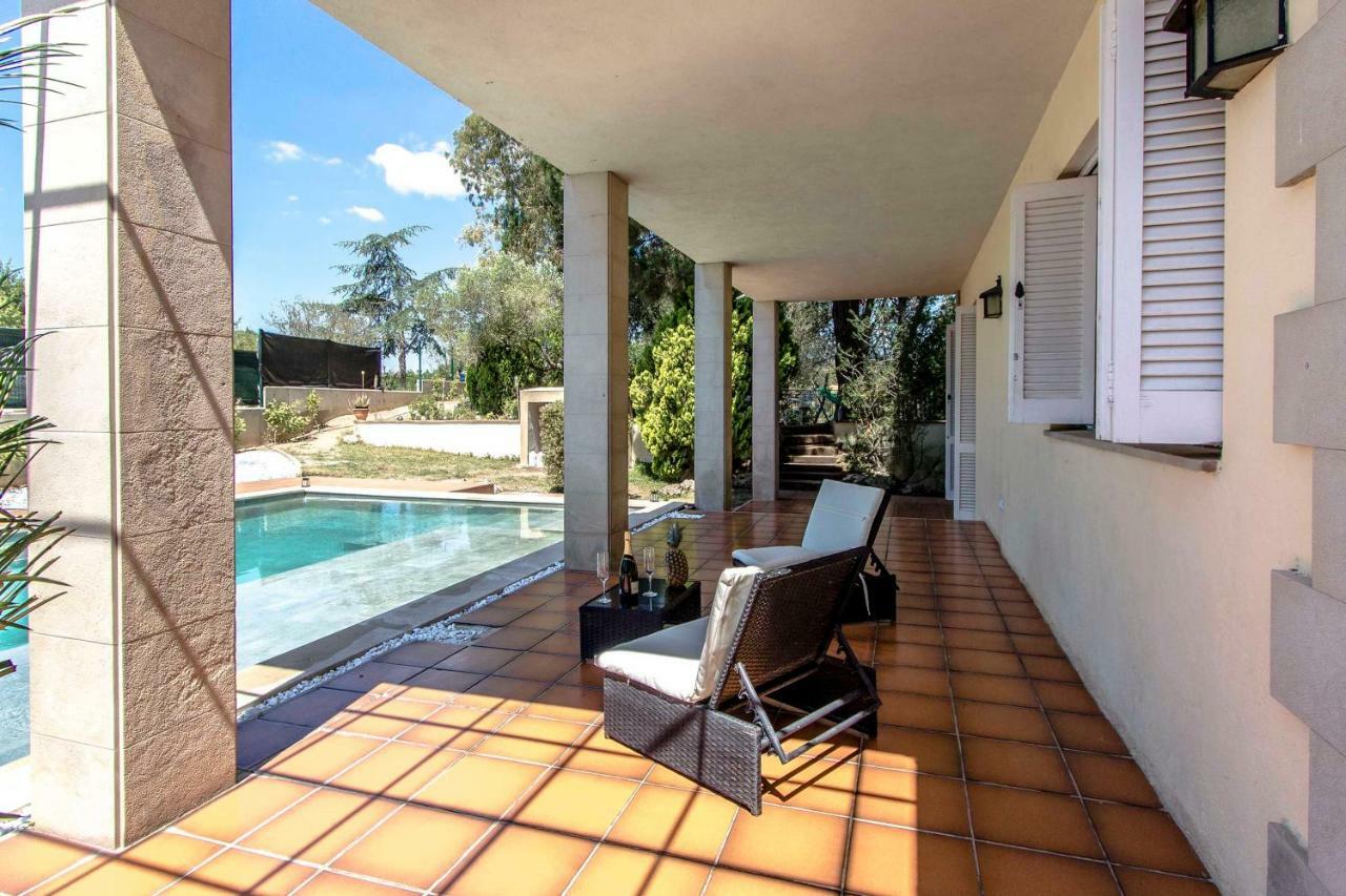 Les Canyes Cottage, Private Villa Resort Piera Exterior photo